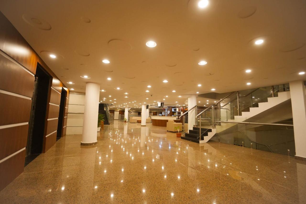 Bigmall Residency Hotell Kannangad Exteriör bild